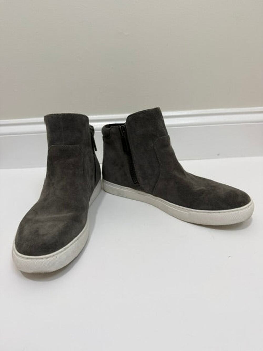Kenneth Cole Kiera Dark Gray Suede Wedge Booties Sz9.5